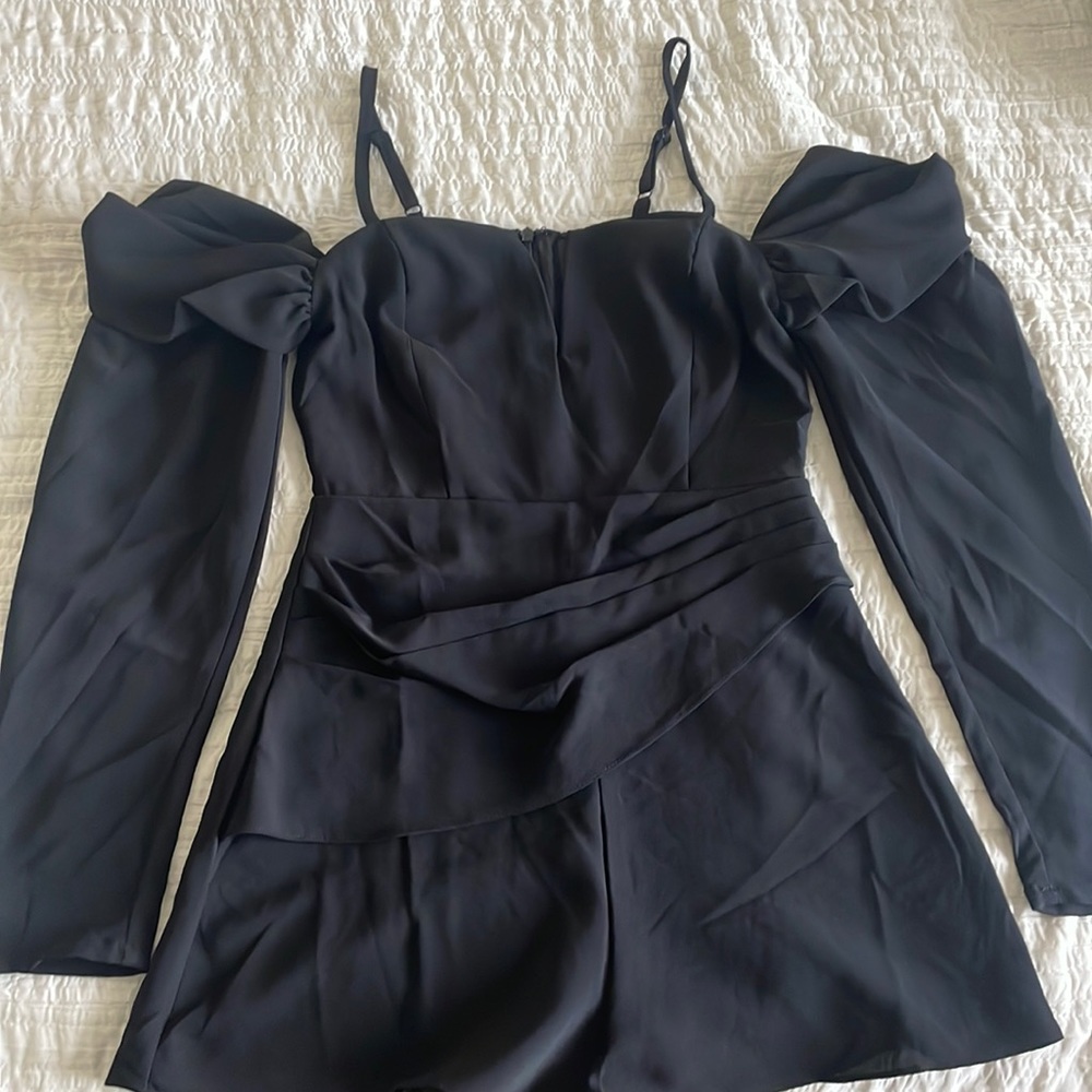 Small Black off-the-shoulder Romper